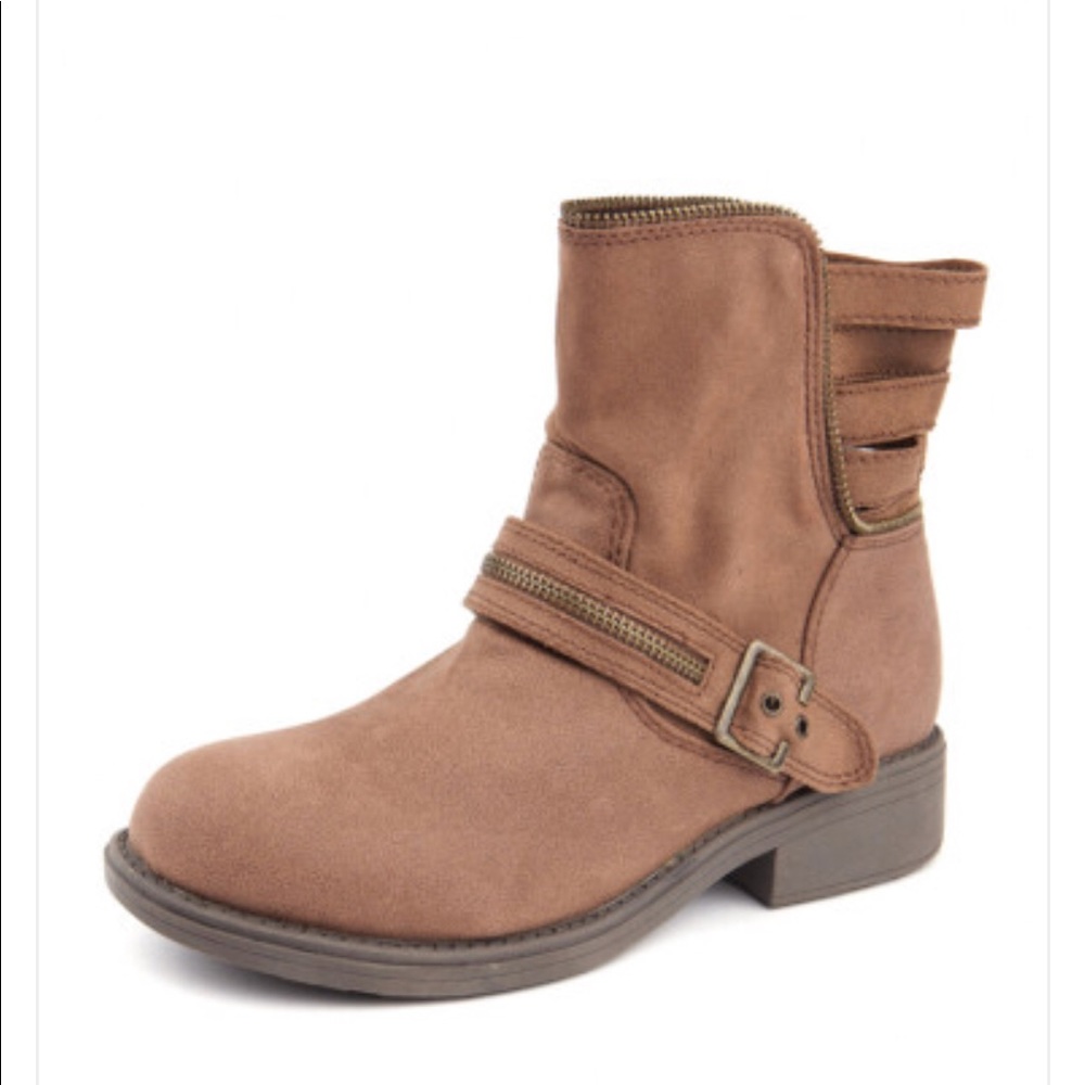Yellow Box Boots!